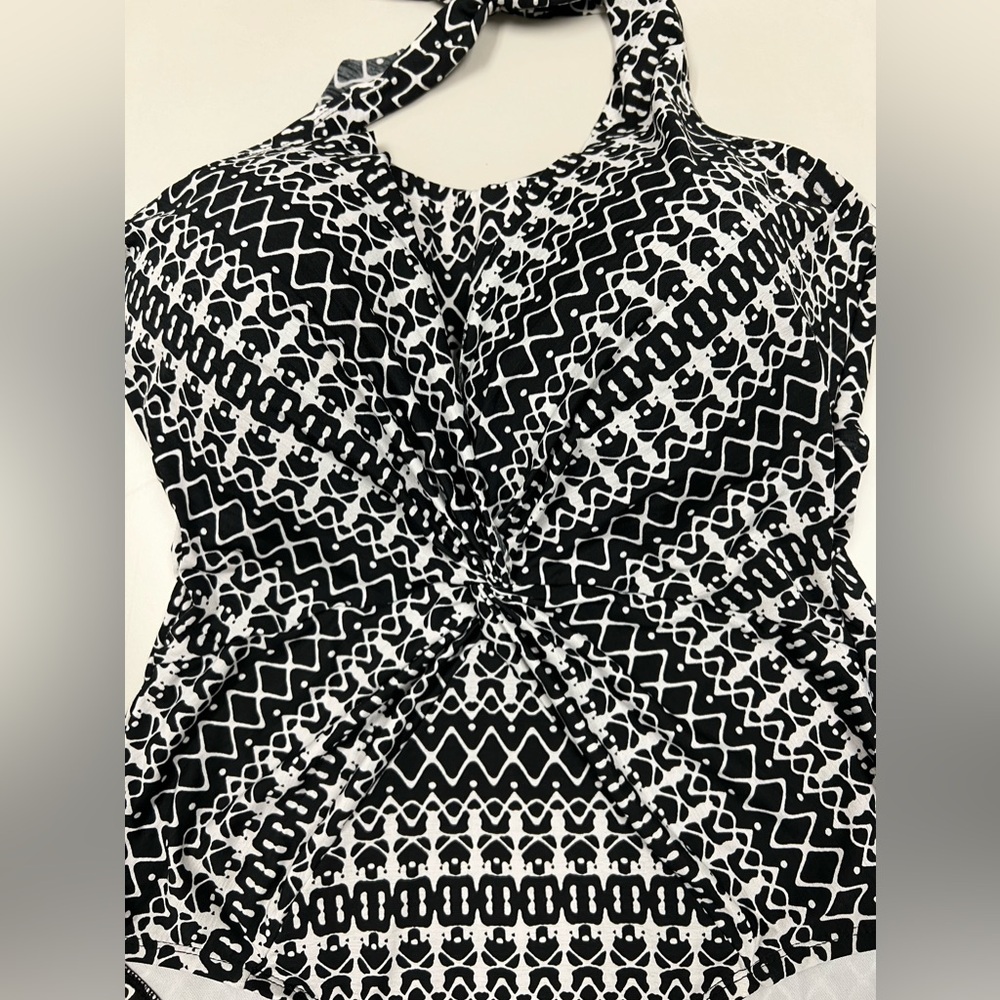 Halter One-Piece Swimsuit - Picture 3 of 10